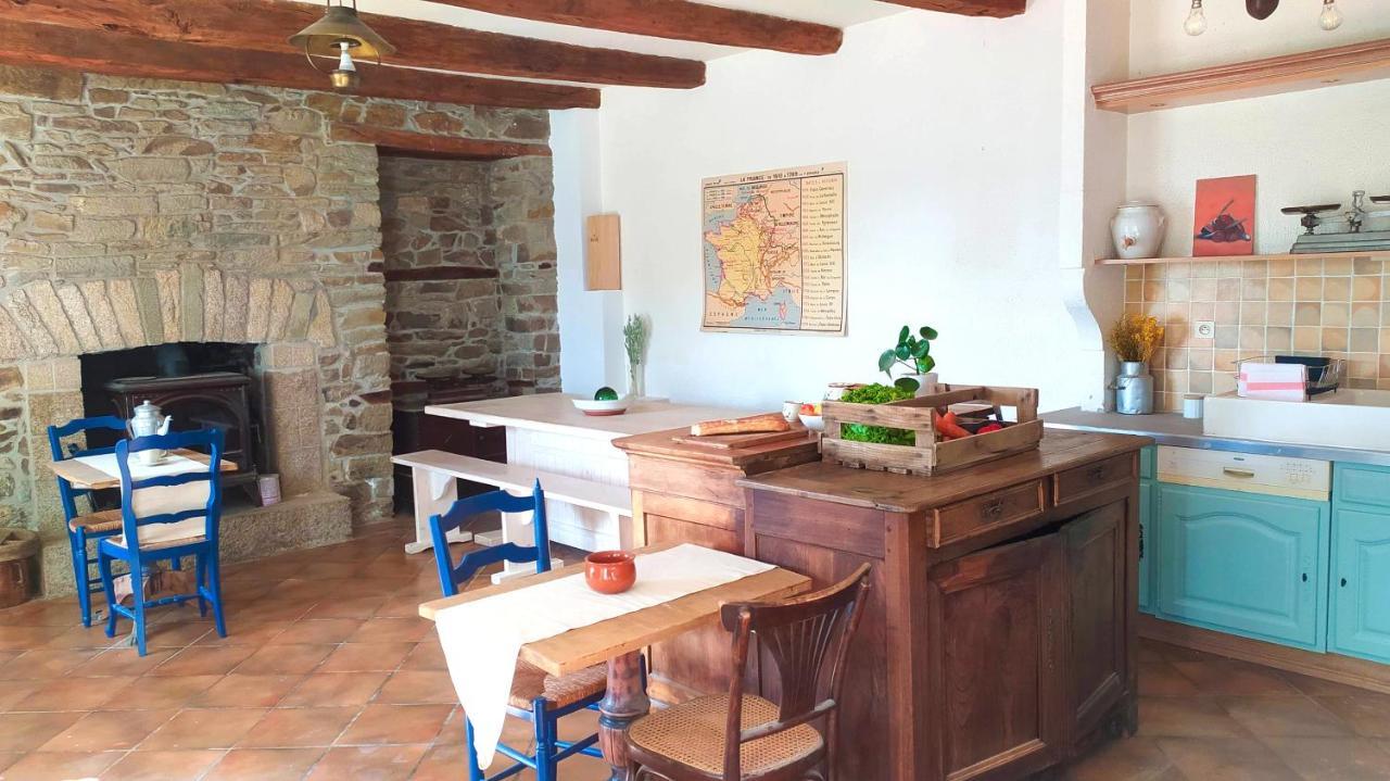 Ty Monde - Chambres D'Hotes En Finistere Poullaouen Bagian luar foto